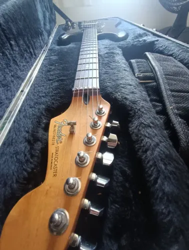 Guitarra fender turbinada 
