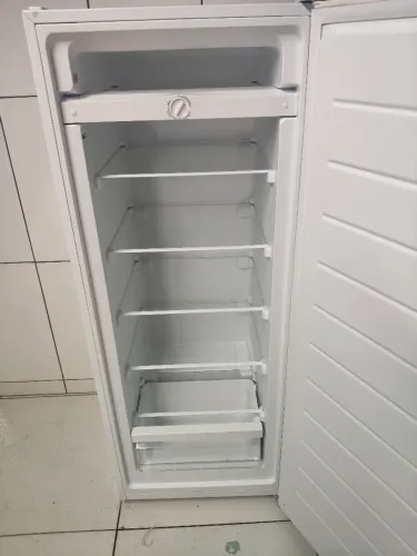 Vende um freezer vertical