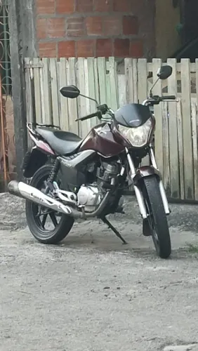 Moto em boa condição em rodar, documentos em dias IPVA pago