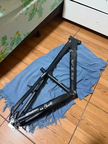 Quadro GTA REBEL Aro 26 novo