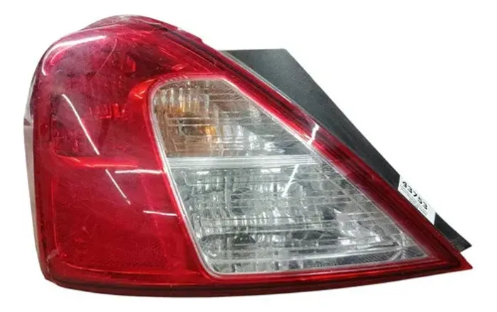 Lanterna Versa 2012 2014 2016 Traseira Esquerda Detalhe Esquerdo/motorista Vermelho