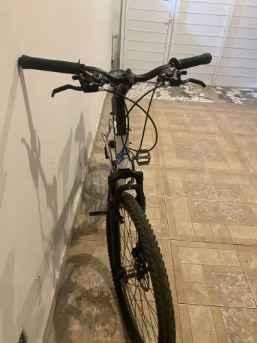 Vendo bicicleta bkl aro 26 semi nova 
