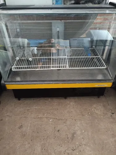 Vende-se expositor vitrine motor 110vts zap *