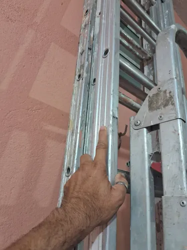 Escada dupla e 200 pedra 40 por 40