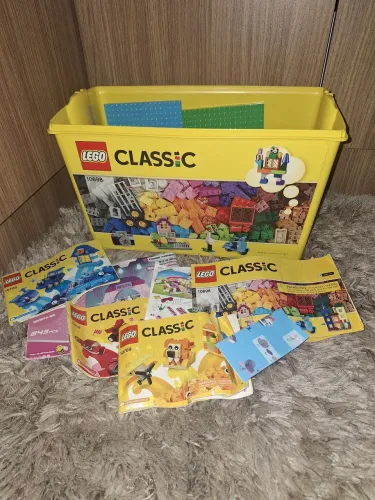 Caixa de lego Com 790 peças + peças de outros kits