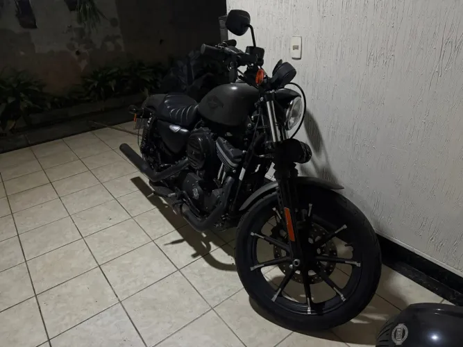 Harley Davidson iron 883