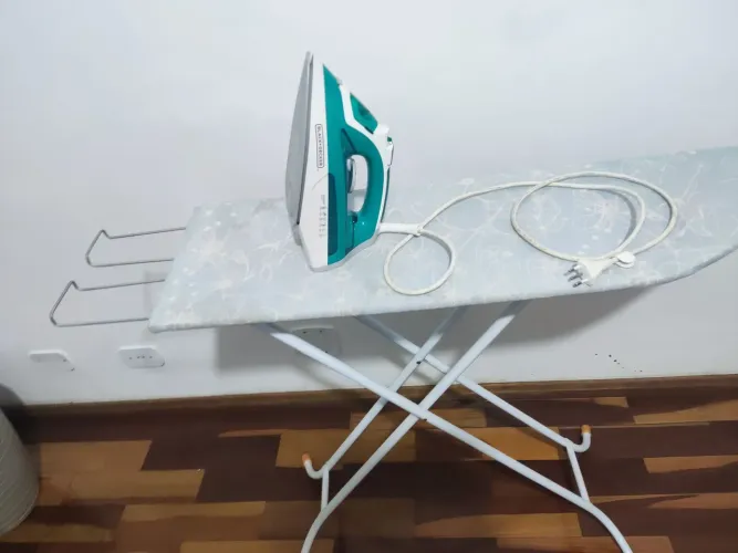 Ferro Black Decker & Tábua de Passar