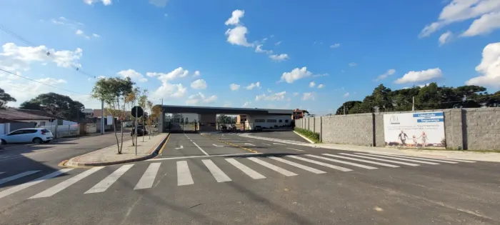 Terrenos em condomínio fechado em São José dos Pinhais.