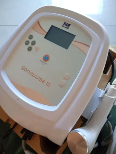 Aparelho de ultrassom (usado 2x) praticamente novo