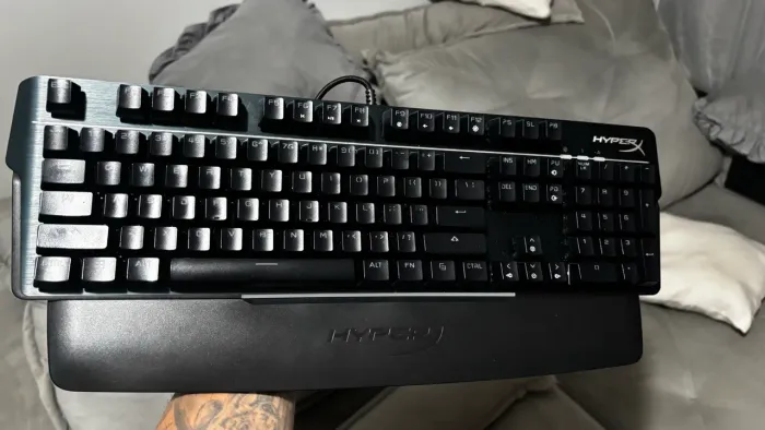 Teclado Mecânico Gamer HyperX Alloy MKW100 RGB - Switch Red