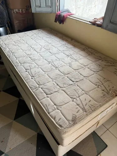 VENDO CAMA SOLTEIRÃO - MONTREAL