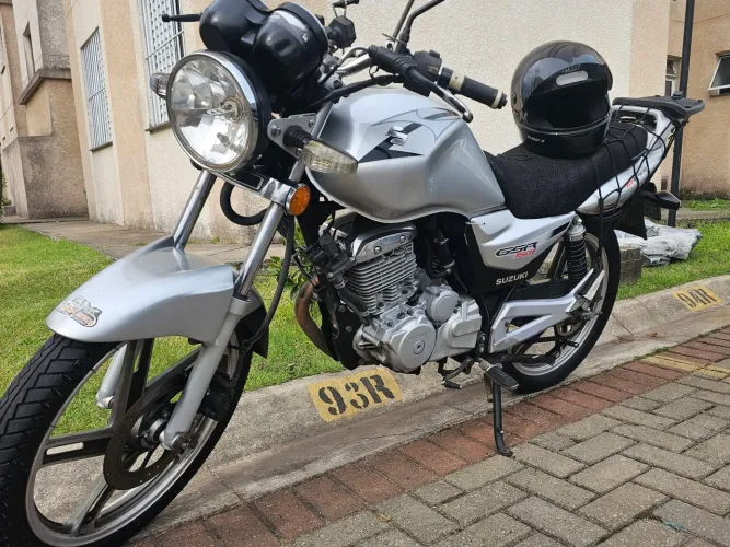 Vendo moto Suzuki GSR150I Ano 2016