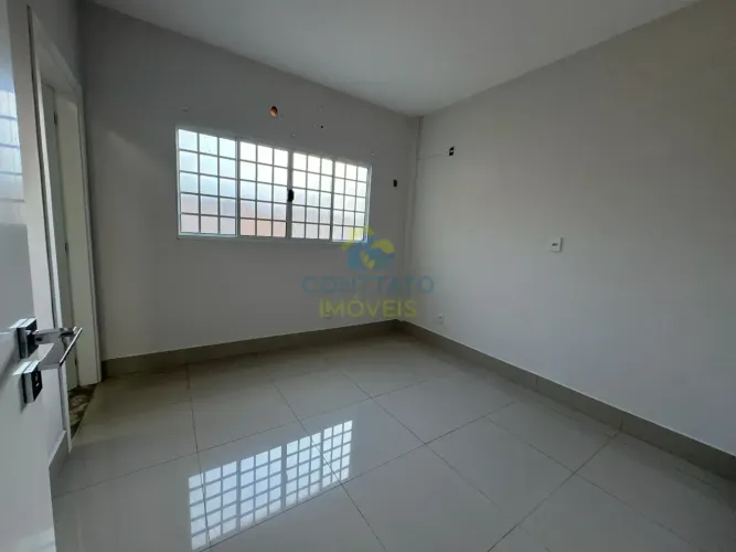 Sobrado para aluguel tem 220 metros quadrados com 4 quartos em Jardim Itália - Cuiabá - MT