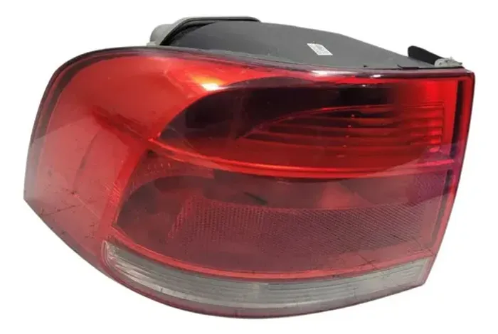 Lanterna Traseira Esquerda Voyage G5 2009 2012 C Detalhes  Esquerdo/motorista Vermelho