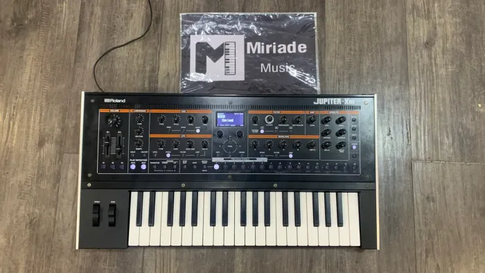 Roland JUPITER XM 