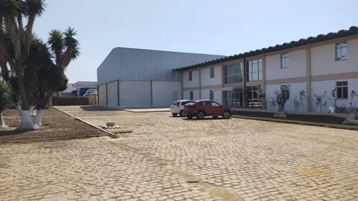 Área para locação com até 1800m2, com escritórios e infraestrutura completa-VCA