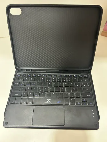 Teclado + capa preta iPad 10° geração seminovo 