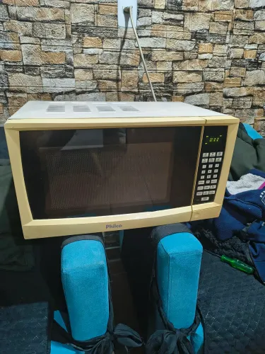 Vendo microondas marca Philco 25 litros  