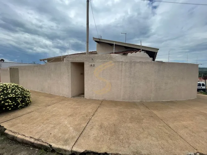 Casa com 3 Quartos na Vila Verde: Conforto e Segurança para Sua Família