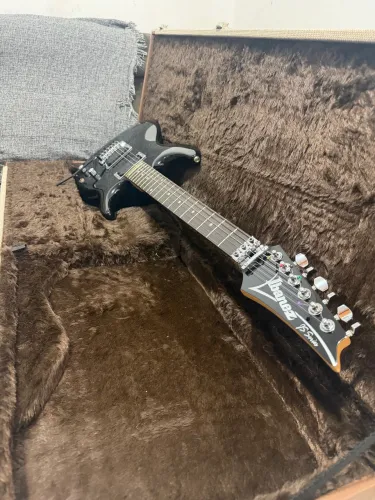 IBANEZ JS100 JOE SATRIANI