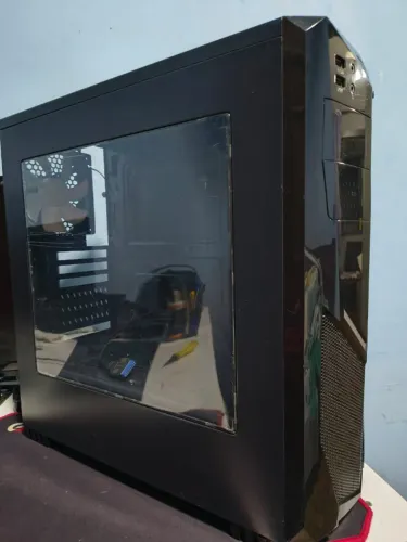 GABINETE GAMER C/ ACRILICO LATERAL E FONTE EMBAIXO ( leia descrição)
