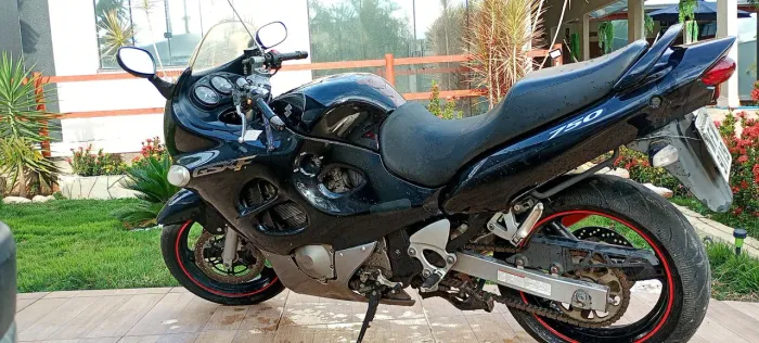 Suzuki gsxf 750 valor 21000 telefone *
