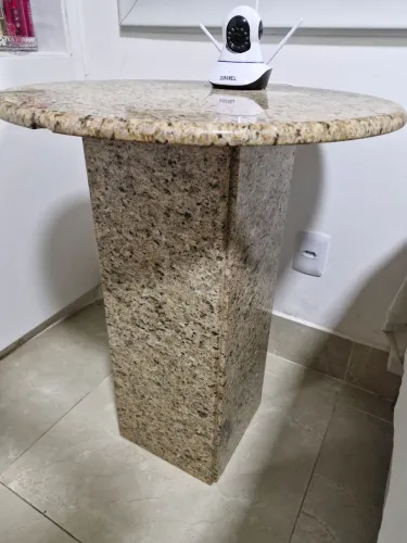 Mesa lateral em Granito