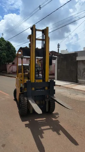 EMPILHADEIRA 2,5T