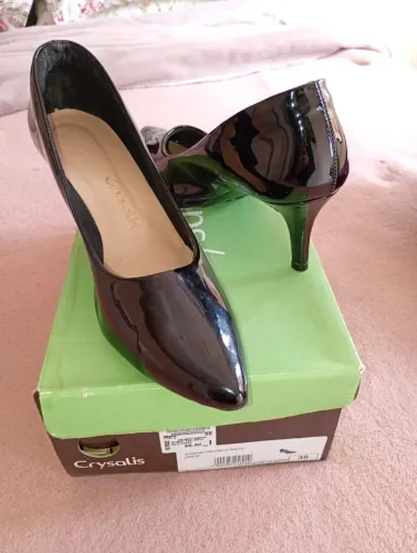 Sapato Feminino Verniz Preto- Tamanho 38