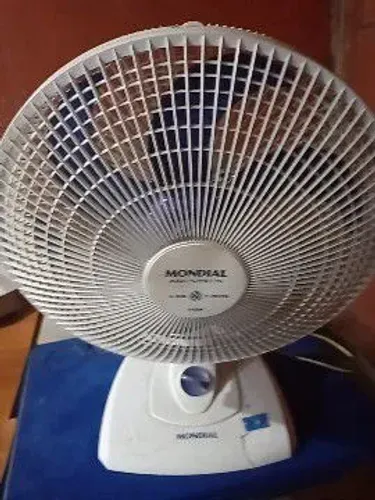 Ventilador mondial. Com defeito. Para aproveitar peças ou consertar
