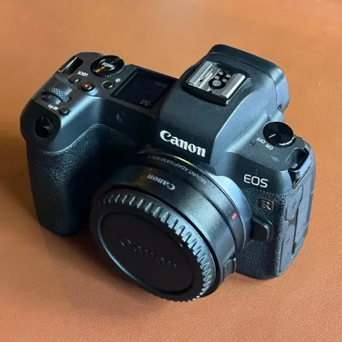 Canon EOS R