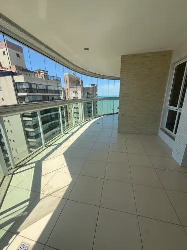ALUGA-SE AMPLO APTO COM VISTA PRO MAR !!