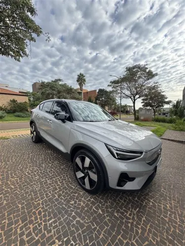 Volvo C40 Recharge Pure Eletric (elétrico) 2022