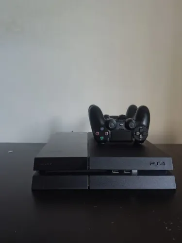 PS4 Fat 500GB + 2 Controles + 3 Jogos Mídia Física - Funcionando 100%