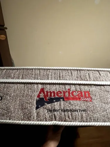 Colchão de solteiro semi-novo com molas ensacadas Sleep House - leia todo o anúncio