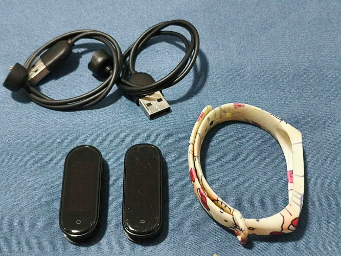 Amazfit Band 5 + Xiaomi Mi Band 5