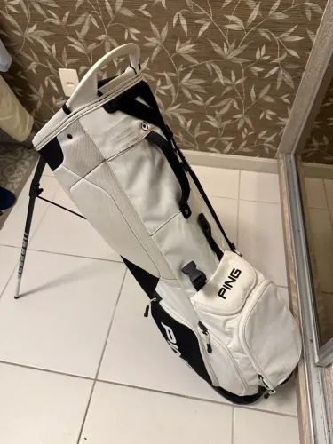 Taqueira de Golfe Ping 425 + Carrinho de Golfe