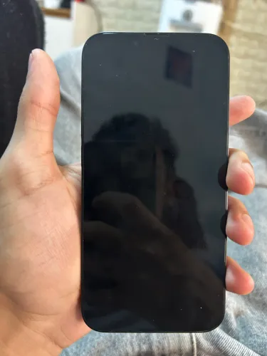 iPhone 16e extremamente conservado 