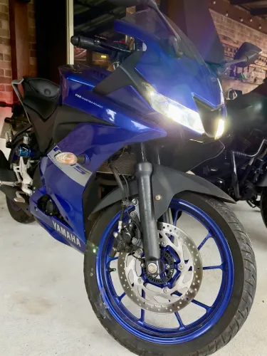 Yamaha YZF R15 ABS - Muito nova