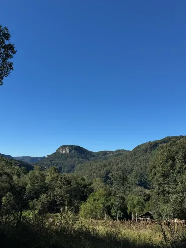 Refúgio com 10ha, vista de vale + água + potencial turístico | Gramado