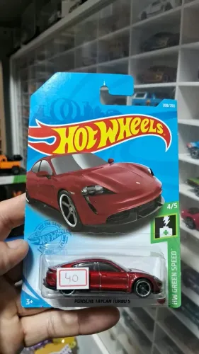 Hot Wheels Porsche Taycan Turbo S