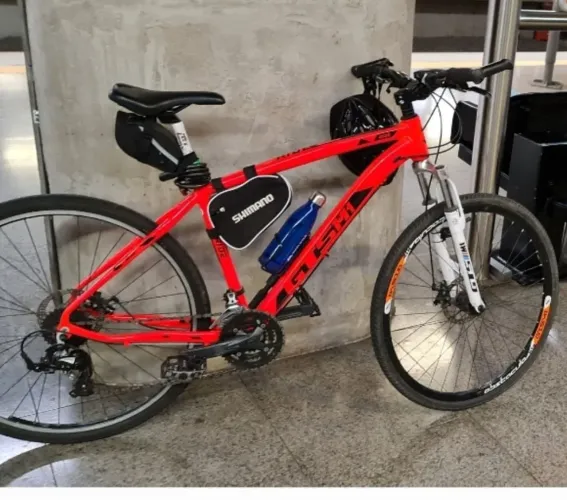 Bicicleta Gstm 24 marchas, kit Shimano, roda traseira caloii, pneus slim com.anti furo
