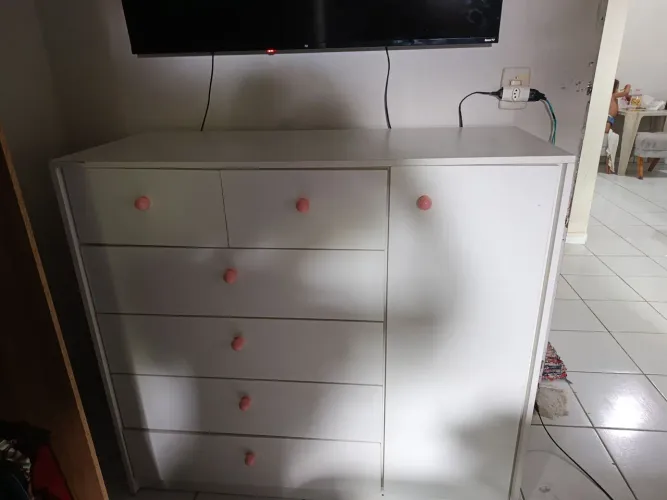 Cômoda projetada MDF branco com rosa motivo da venda quero comprar um guarda-roupa 