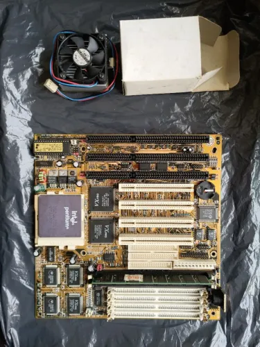 Placa mãe antiga TX Pro socket 7 P133 ISA