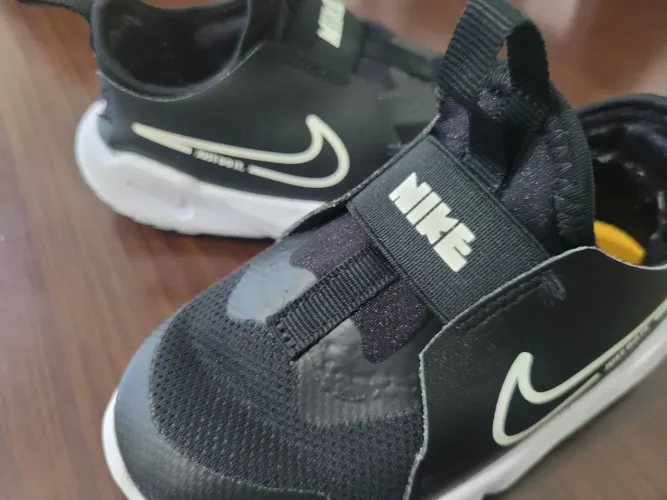 TÊNIS INFANTIL PARA MENINOS- MARCA NIKE ORIGINAL!