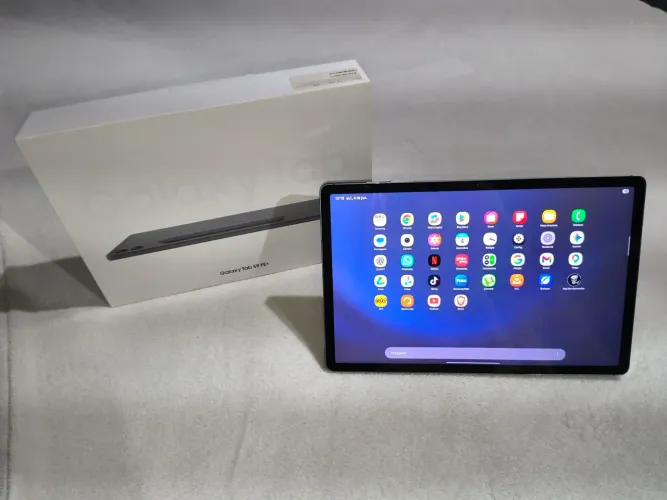 Samsung Galaxy tab s9 fe+ Plus