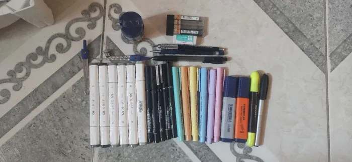 KIT COMPLETO DE DESENHO E MATERIAL ESCOLAR - CIS / Faber-Castell / Uni PIN / Staedtler