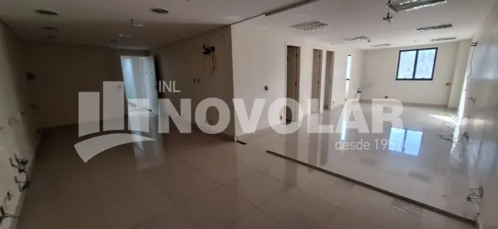 Sala comercial no bairro de Santana com 50 metros quadrados, 1 vaga de Garagem.