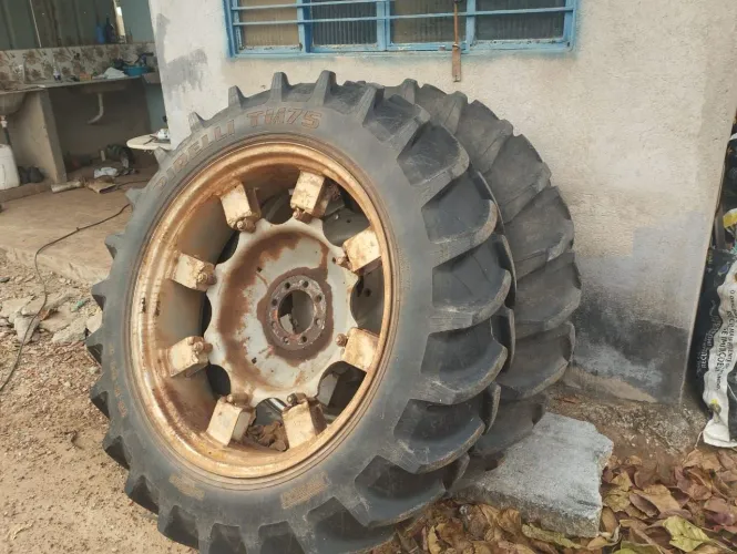 Rodado fino com bacia do MF 275