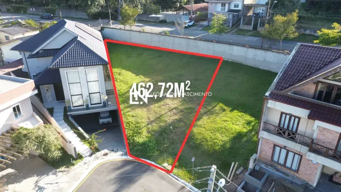 Terreno em Condomínio Fechado com 462,72m² - Santa Cândida